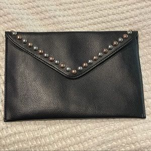 B-low the Belt Clutch